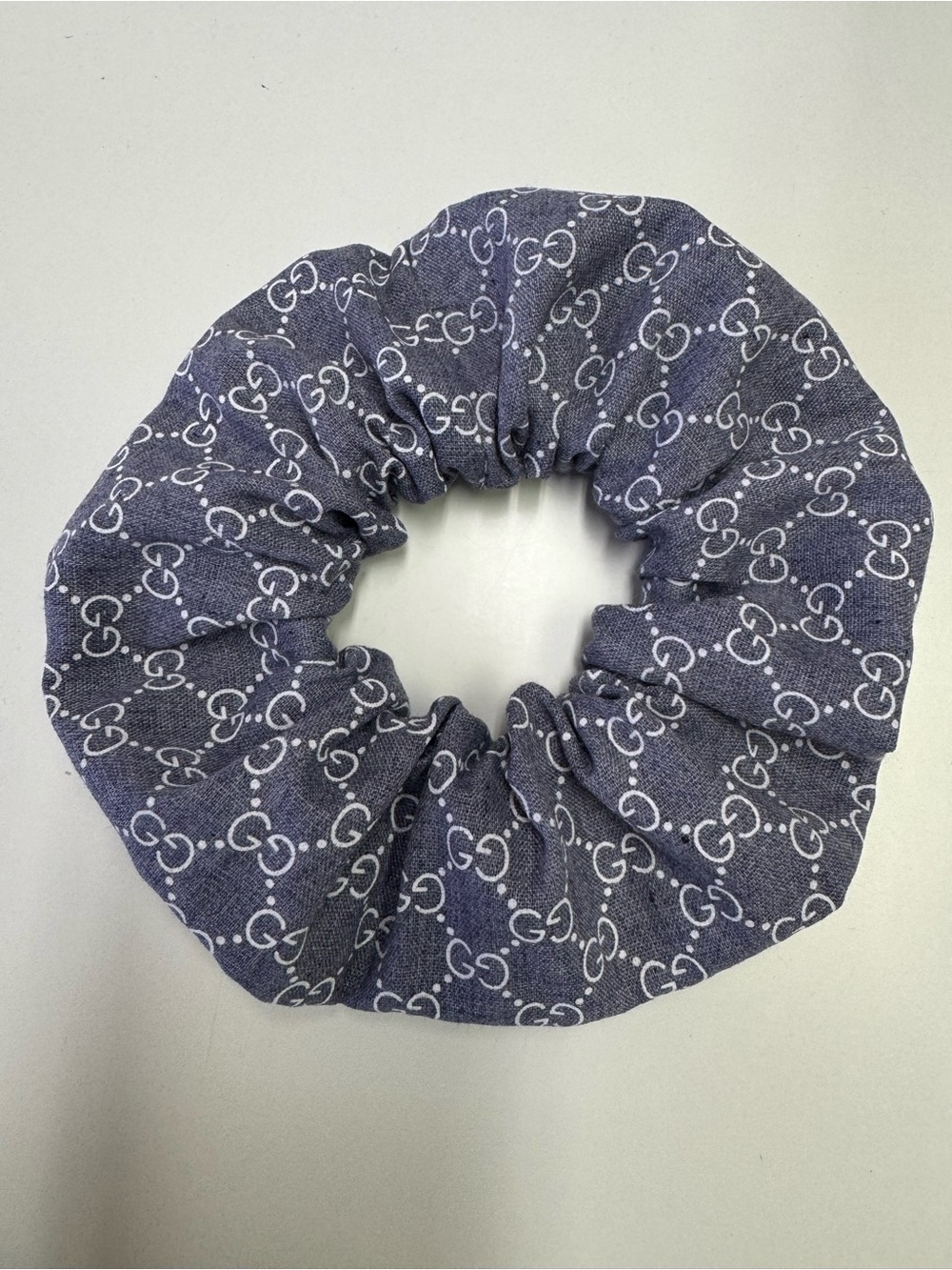 Luxury   Brand GGprint  designer fabric hair scrunchie, gray and white NWOT